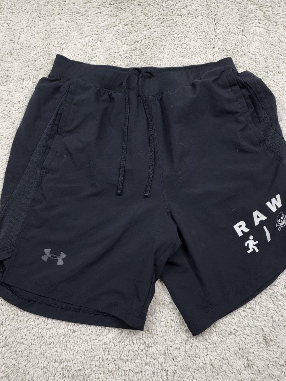 Under Armour Raw Running Skull Bones Mesh Lined shorts Size Medium M/M USA Gym